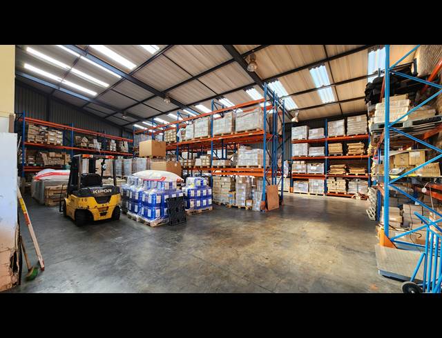 500M² WAREHOUSE TO LET IN SPARTAN